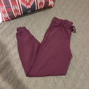 Lululemon On The Fly Woven Jogger size 6